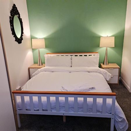 לונדון Elegant 1-Bedroom Apartment In Camden Town מראה חיצוני תמונה