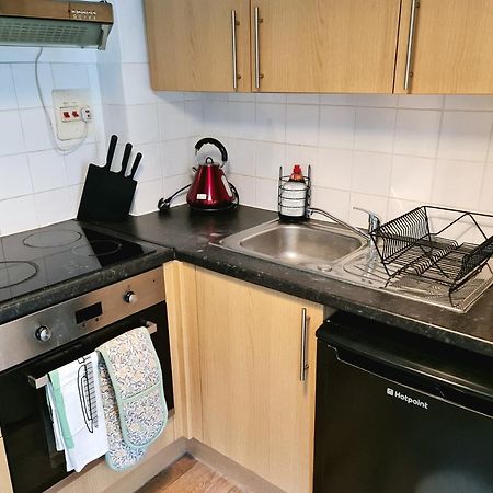 לונדון Elegant 1-Bedroom Apartment In Camden Town מראה חיצוני תמונה