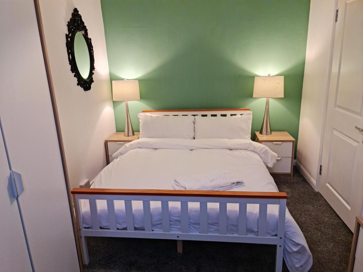 לונדון Elegant 1-Bedroom Apartment In Camden Town מראה חיצוני תמונה