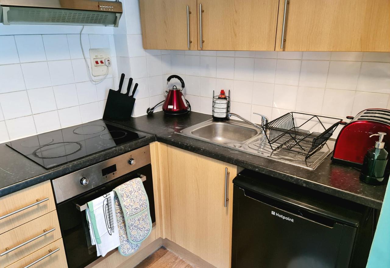 לונדון Elegant 1-Bedroom Apartment In Camden Town מראה חיצוני תמונה