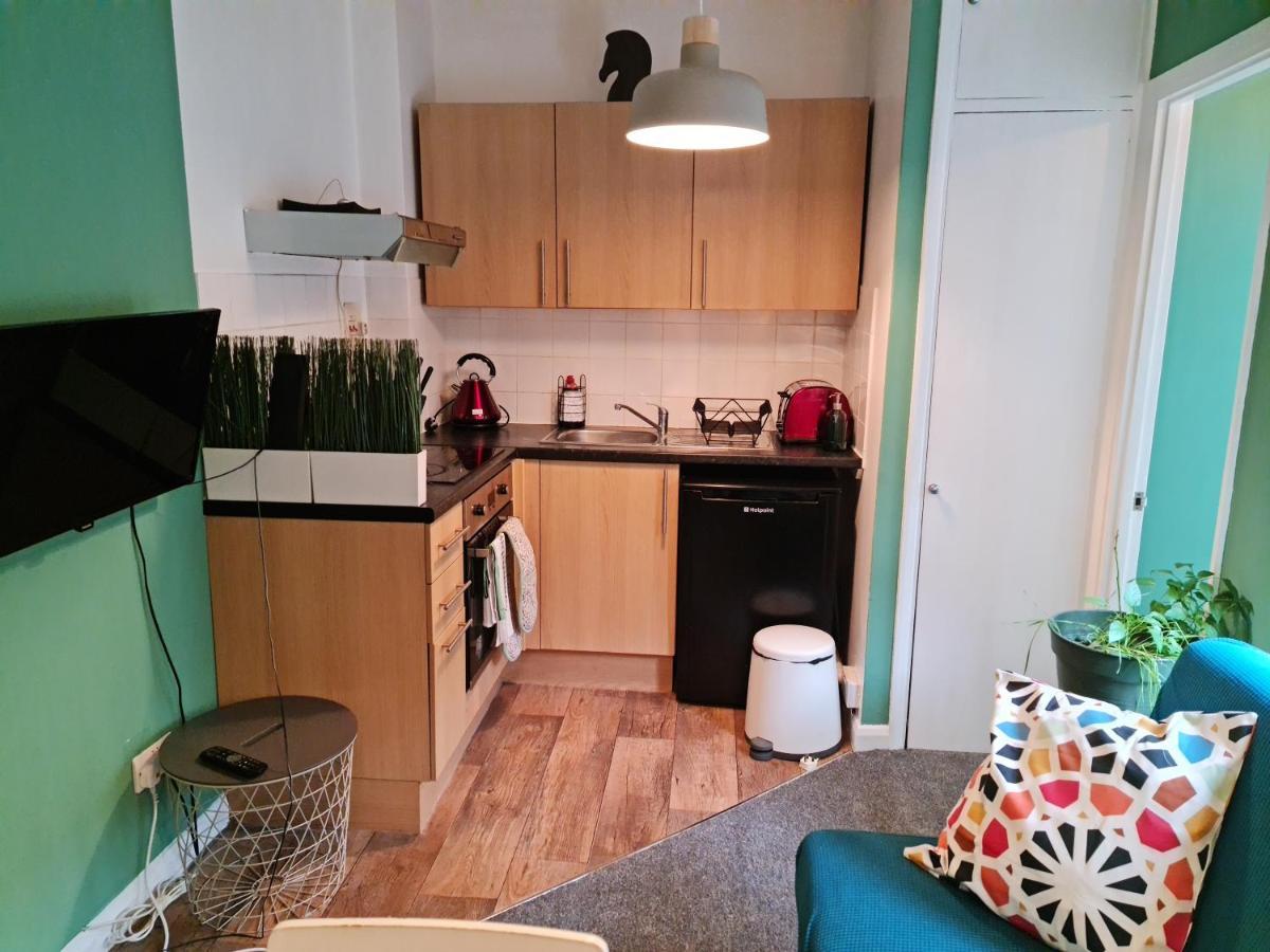 לונדון Elegant 1-Bedroom Apartment In Camden Town מראה חיצוני תמונה